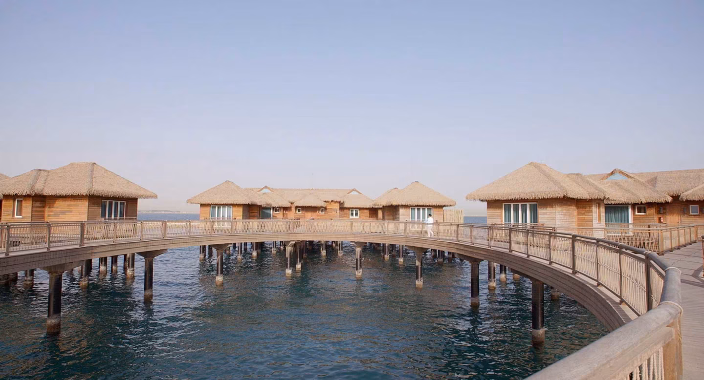 Banana Island Doha Anantara Overwater villas and walkway