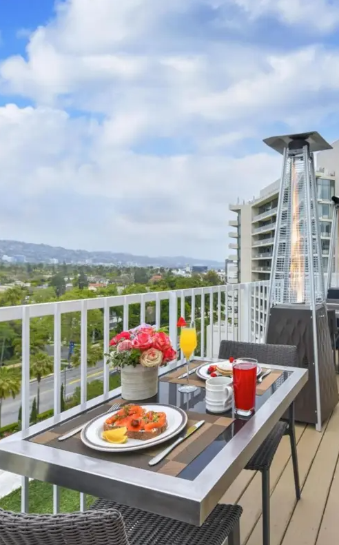 Beverley Hills Hilton Side View