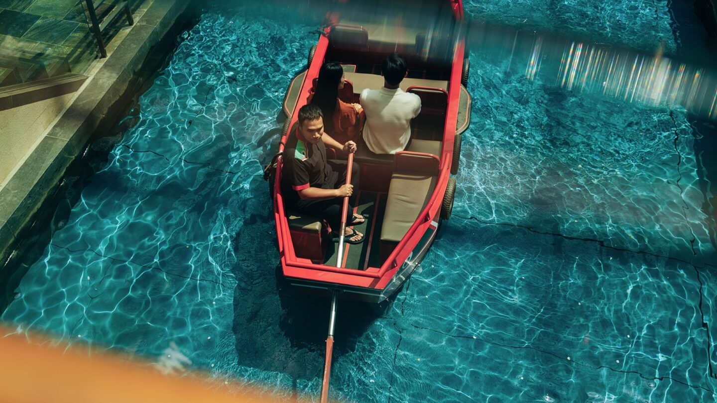 Sampan Rides The Sands Hotel Singapore