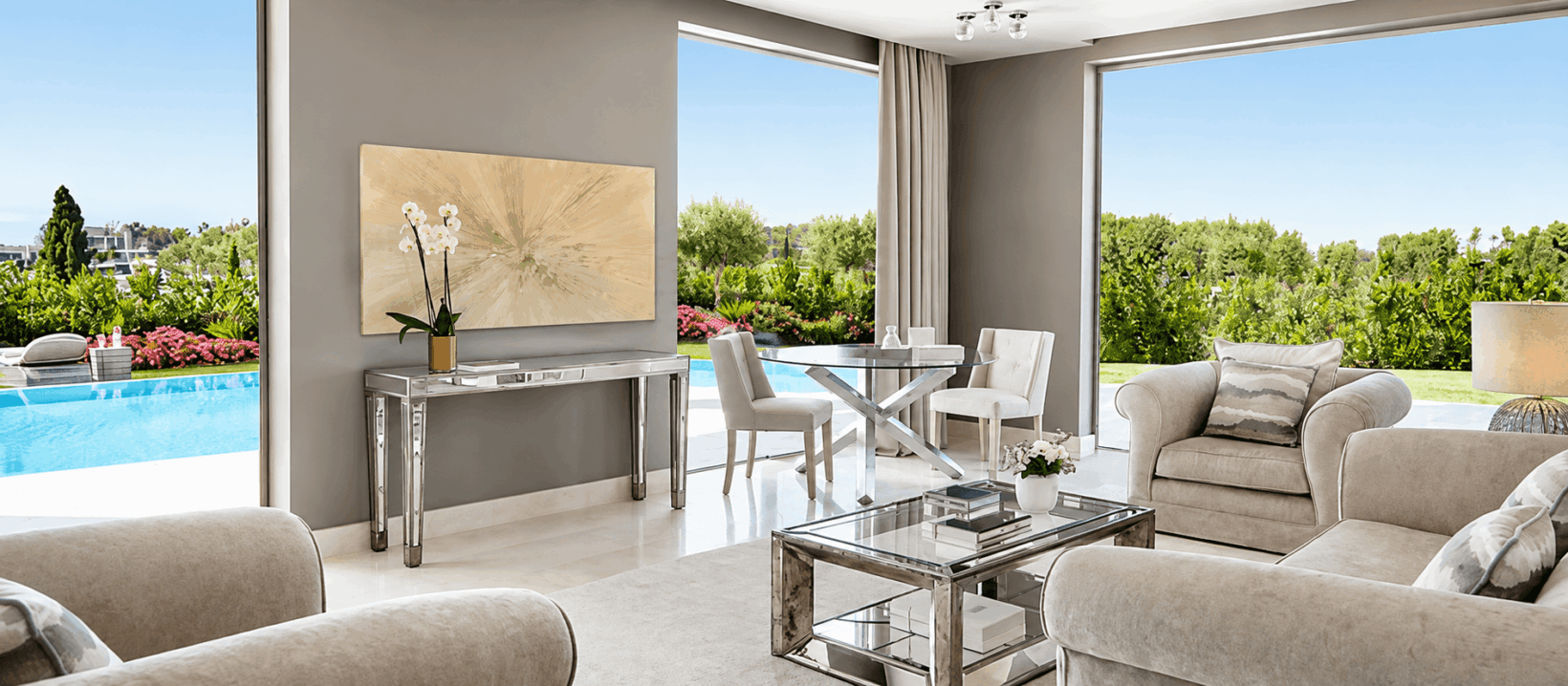 145m² for seven, with three bathrooms and a private living room.